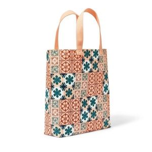 Mixed Coral Tile Print Large Tote Bag - Agua
Bendita Target Blush/Pink/Navy NWT